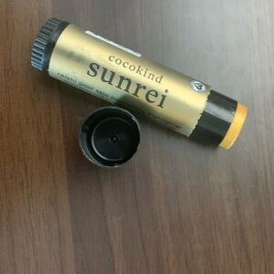 Cocokind Sunrei Highlighter | Lightly Swatched